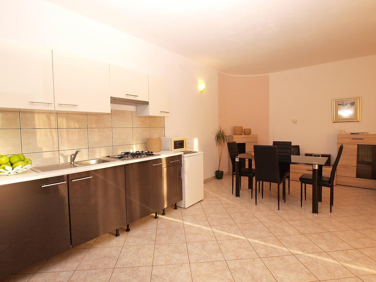 Apartments Dusanka 799 Fažana Buitenkant foto