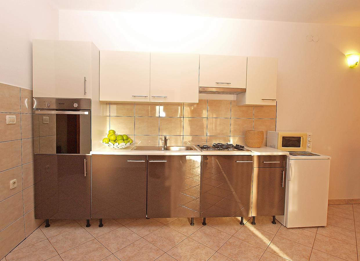 Apartments Dusanka 799 Fažana Buitenkant foto