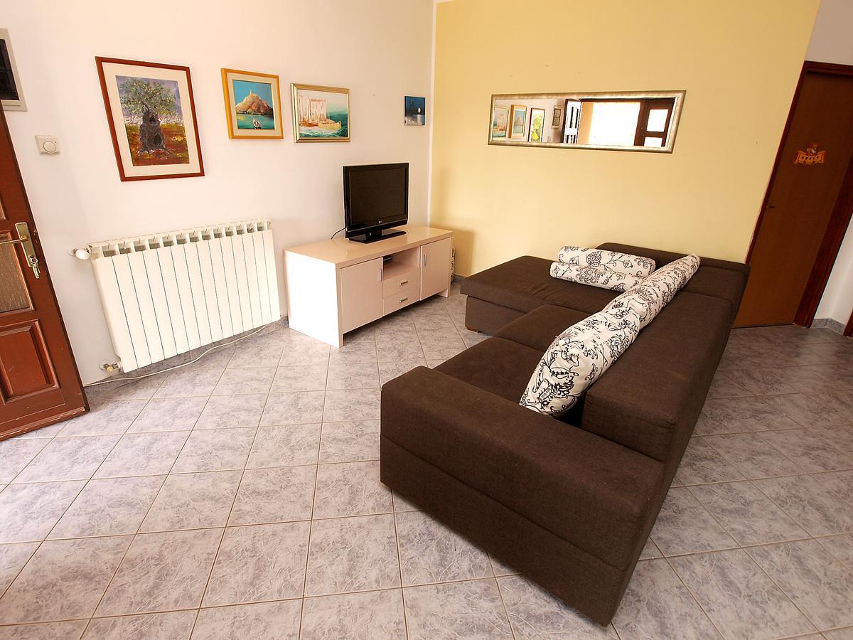 Apartments Dusanka 799 Fažana Buitenkant foto