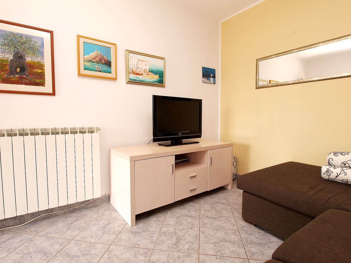 Apartments Dusanka 799 Fažana Buitenkant foto