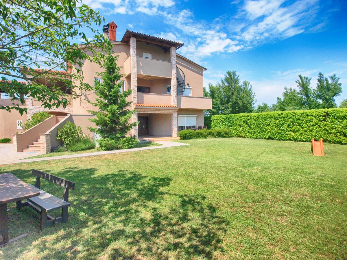 Apartments Dusanka 799 Fažana Buitenkant foto